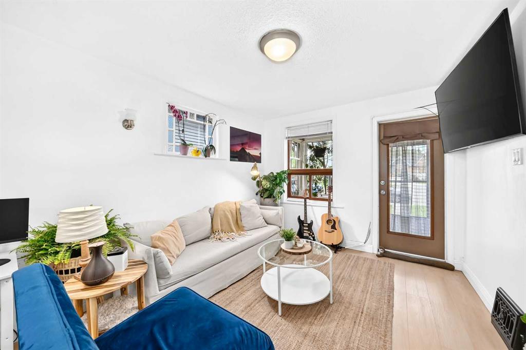 1628 15 Street SE photo 3