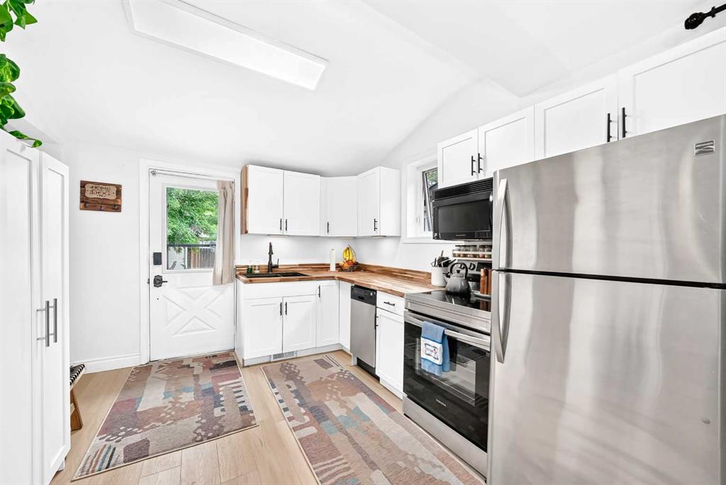 1628 15 Street SE photo 5