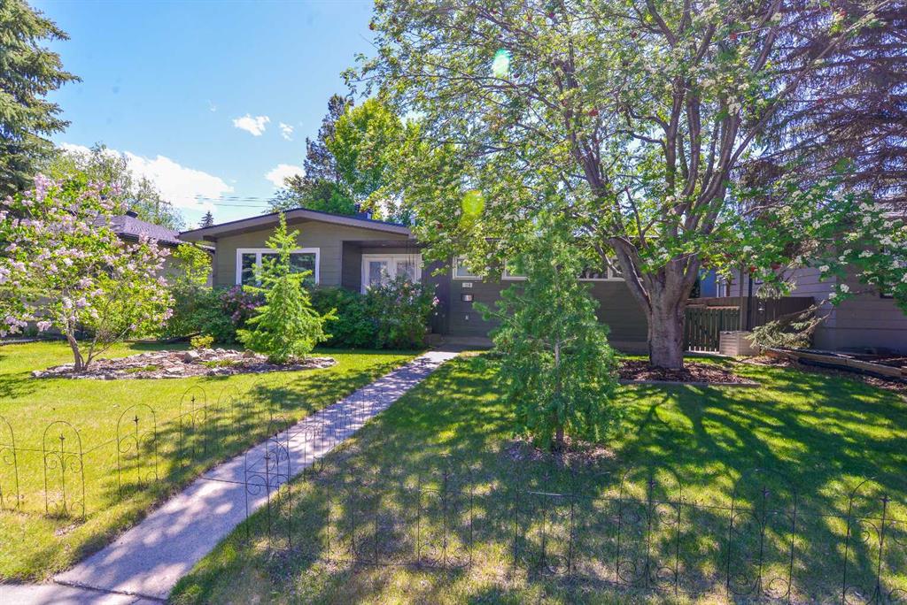361 Capri Avenue NW photo 2