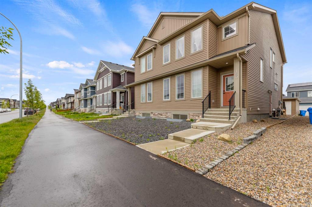 150 Ambleton Drive NW photo 3