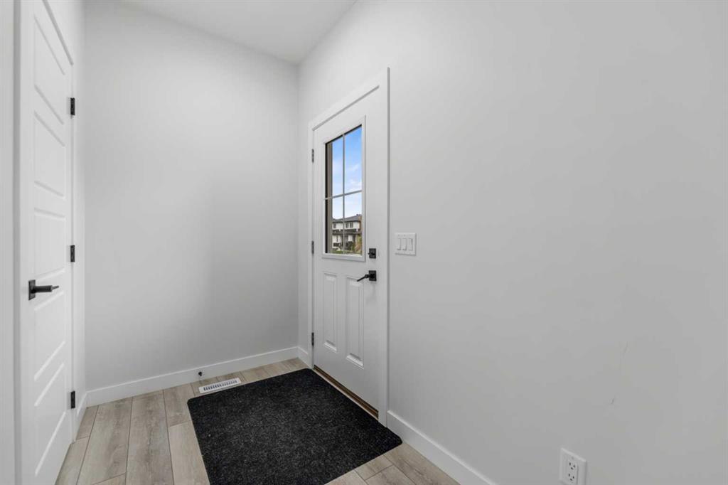 150 Ambleton Drive NW photo 5