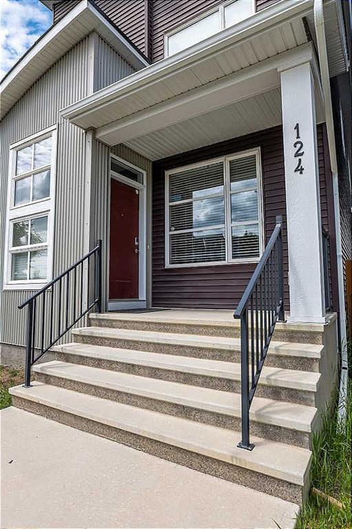 124 Howse Avenue NE photo 2
