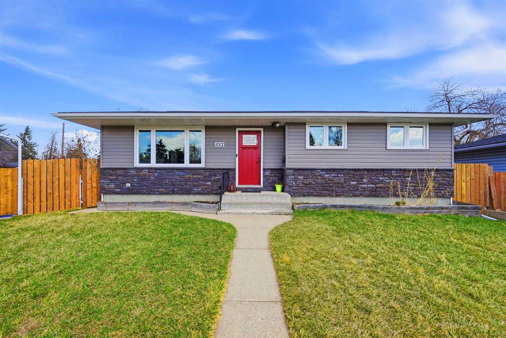 1012 Riddell Place SE photo 4