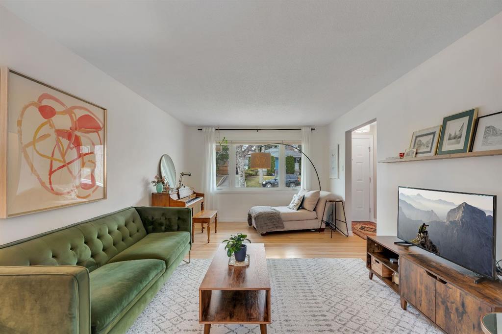 254 Hendon Drive NW photo 2