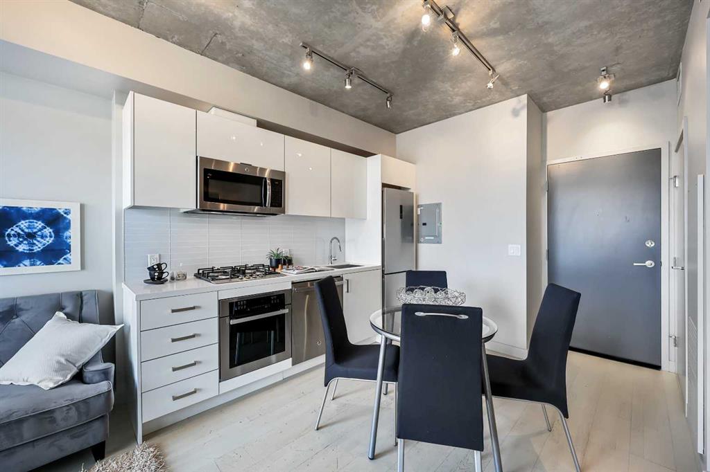 1010 6 Street SW #1405 photo 5