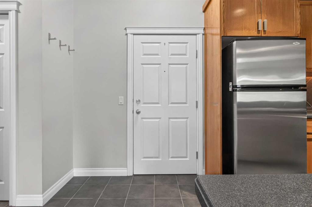 14 Hemlock Crescent SW #7101 photo 2