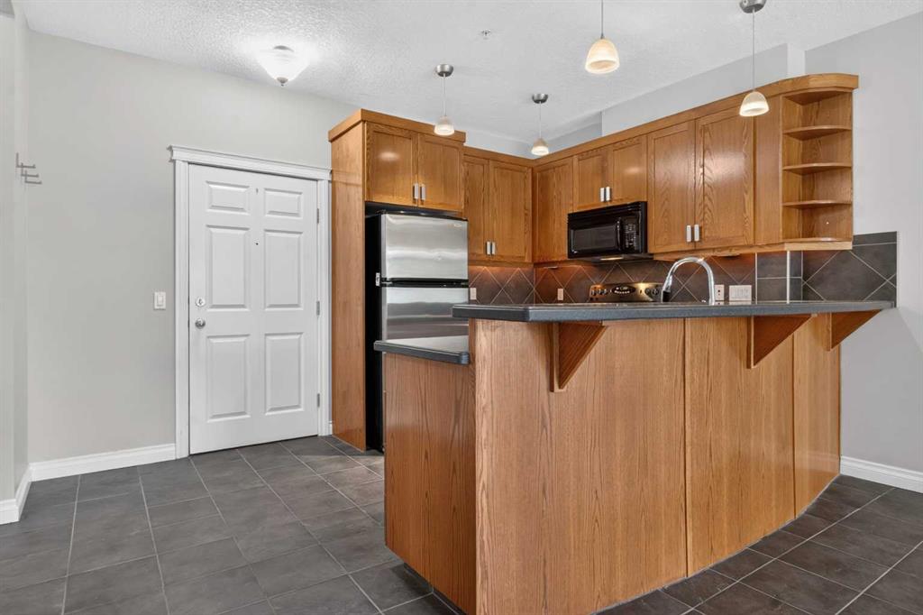 14 Hemlock Crescent SW #7101 photo 3