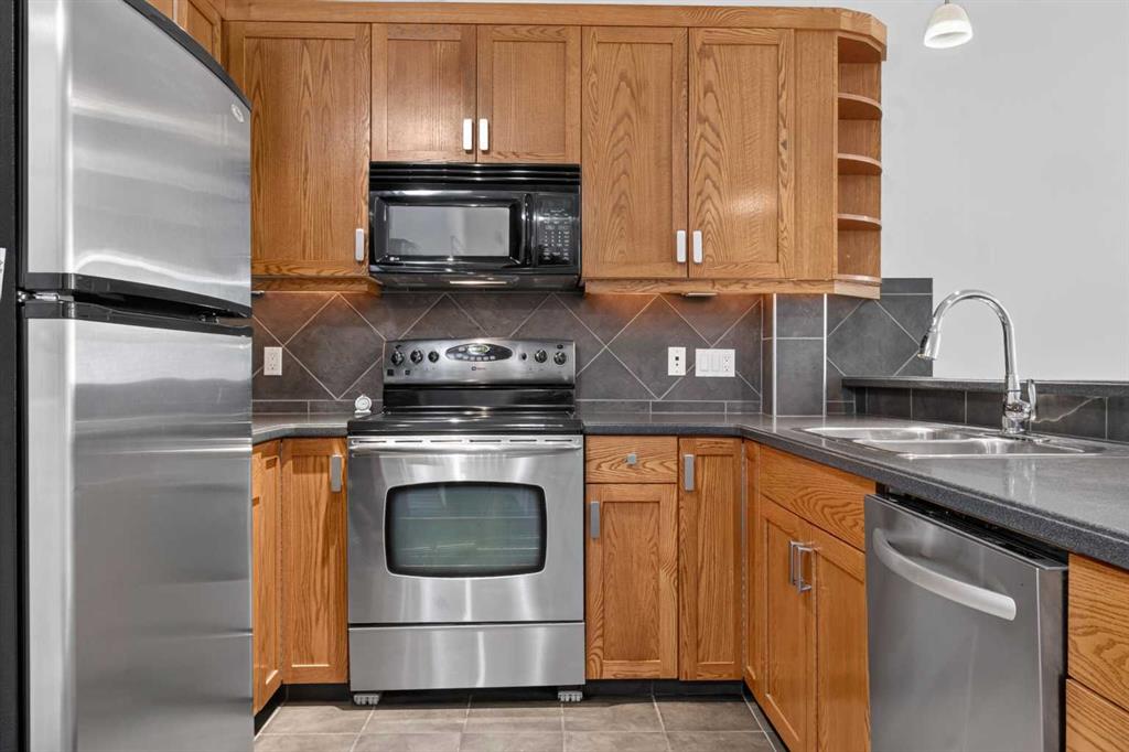14 Hemlock Crescent SW #7101 photo 4