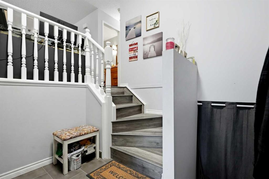 40 McKerrell Close SE photo 3