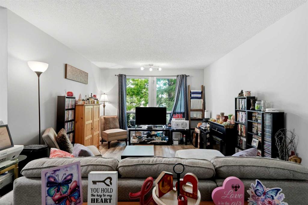 40 McKerrell Close SE photo 5