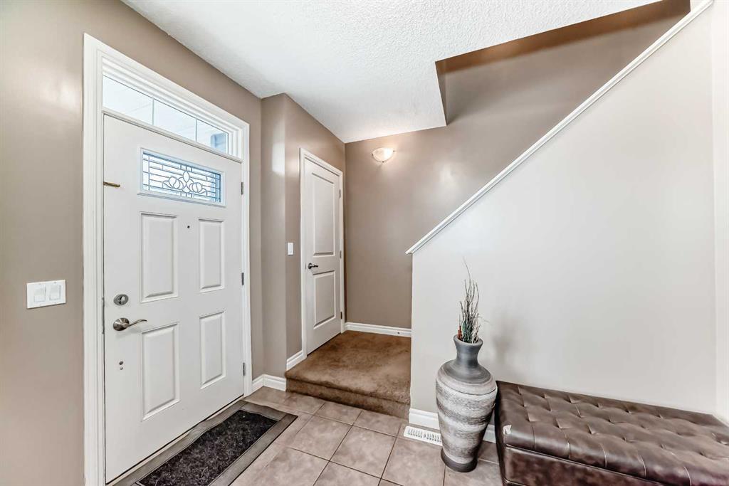 104 Redstone Avenue NE photo 4