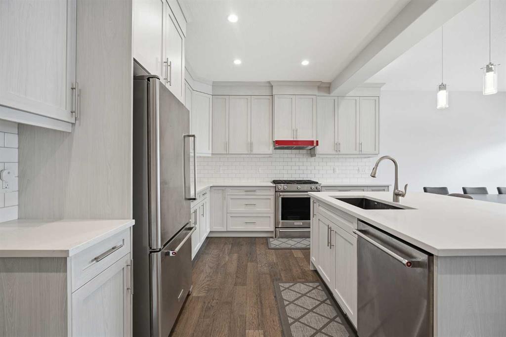 452 Evansglen Drive NW photo 3