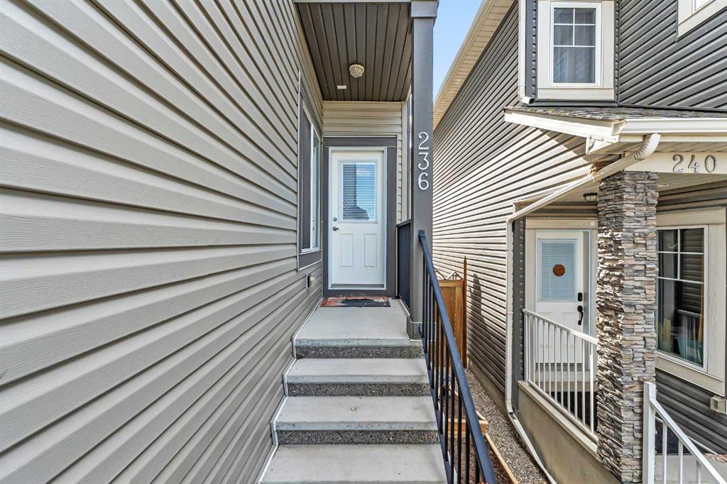 236 Nolanhurst Crescent NW photo 4