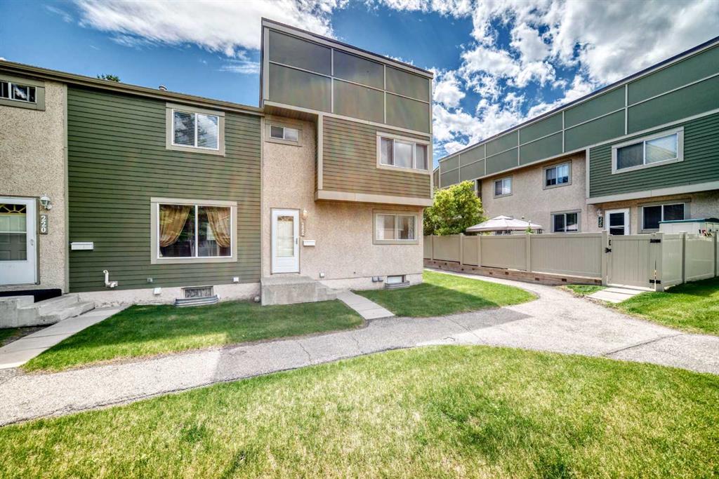 406 Blackthorn Road NE #222 photo 3