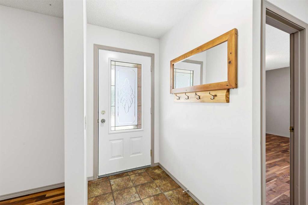 1251 Hunterquay Hill NW photo 5
