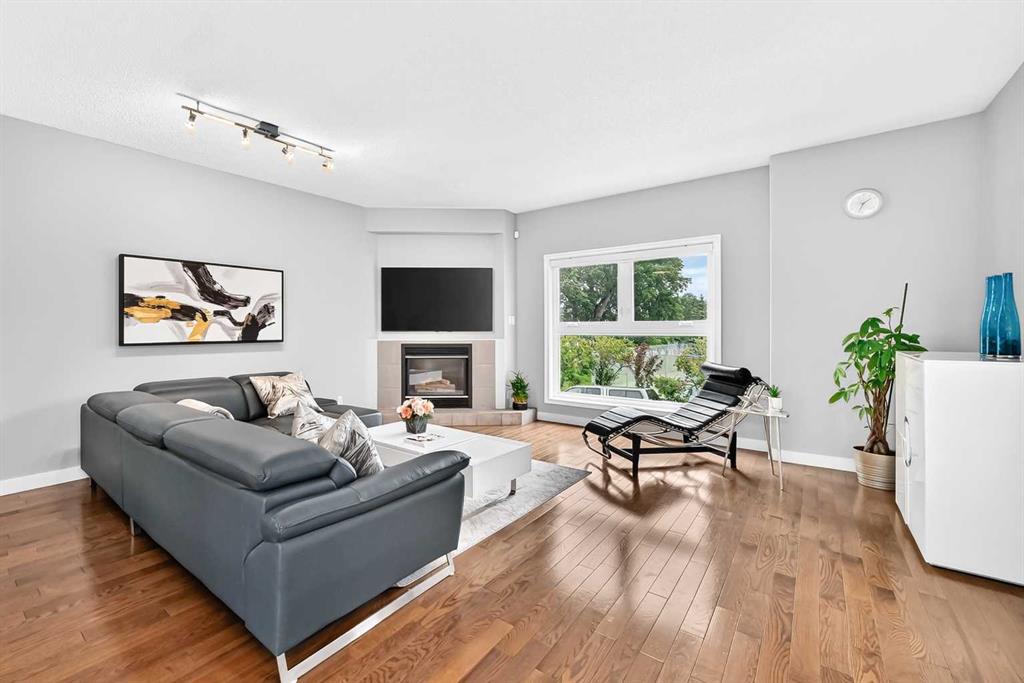 2405 17 Street SW photo 4