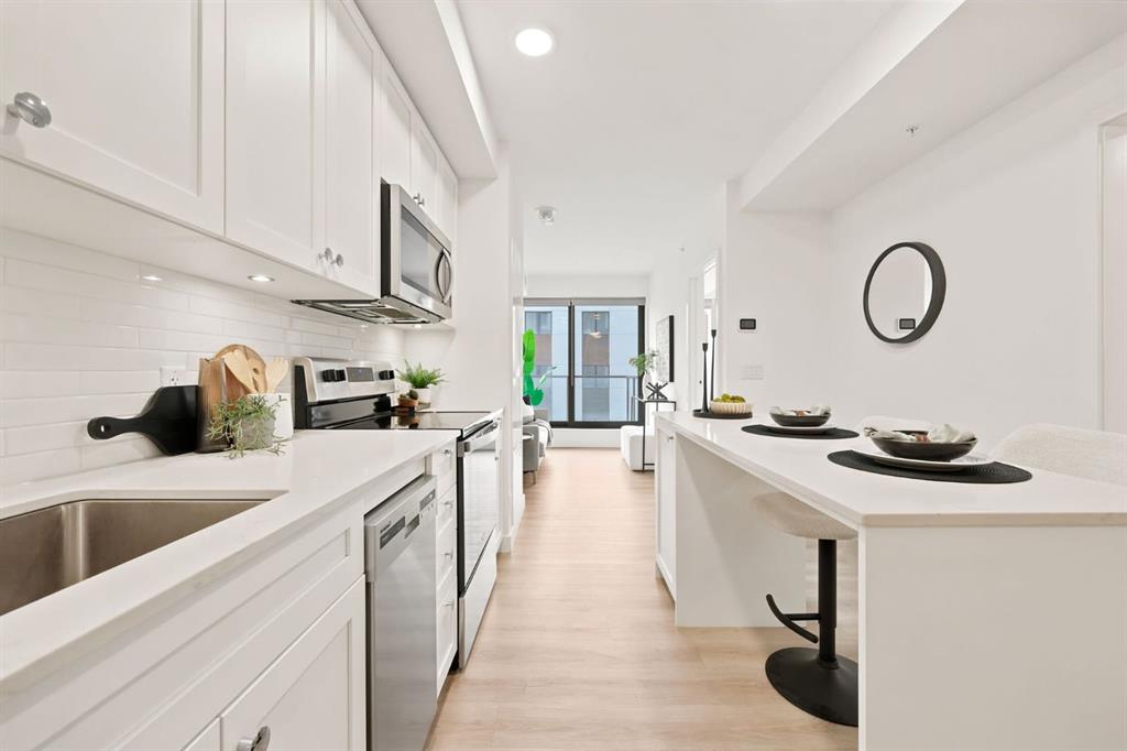 123 4 Street #311 photo 3