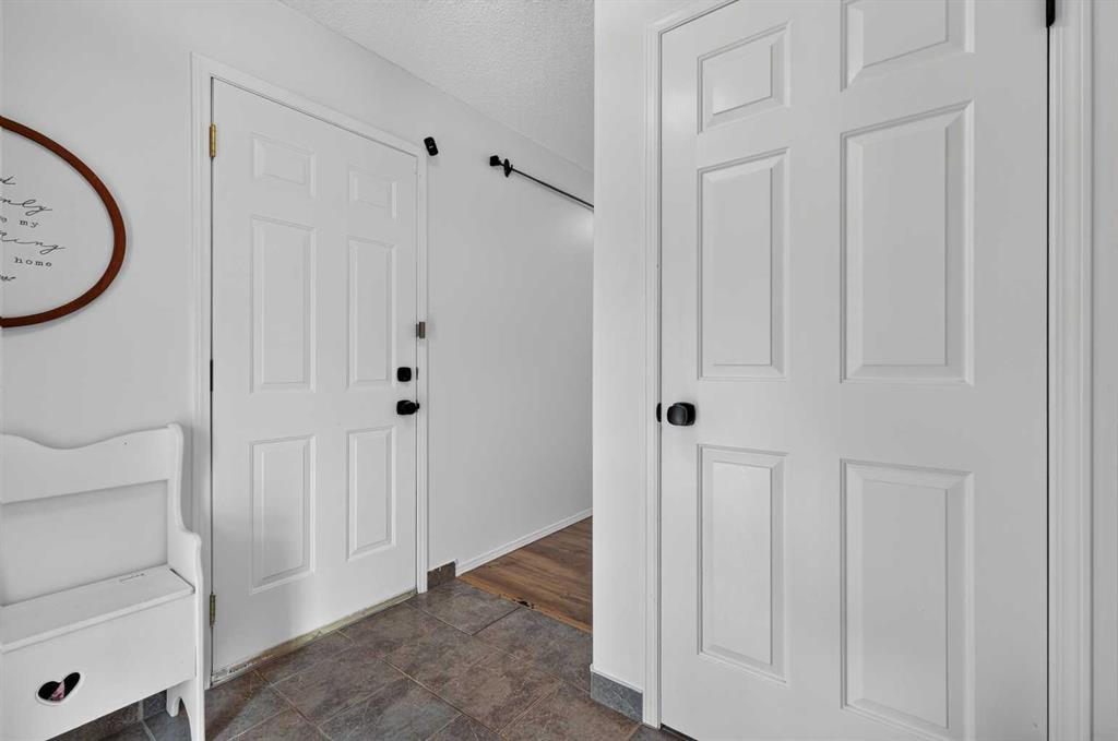 37 Beddington Gardens NE photo 4