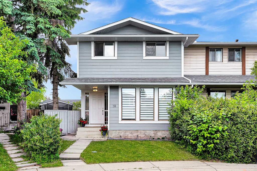 19 Templeton Bay NE