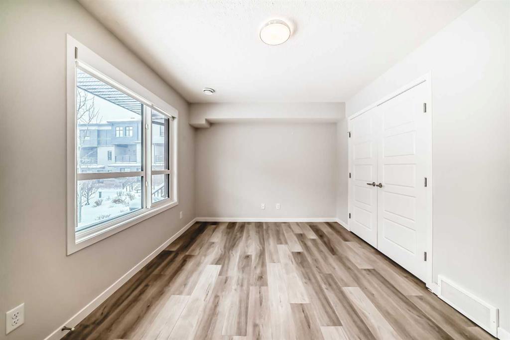 42 Cranbrook Gardens SE #136 photo 2