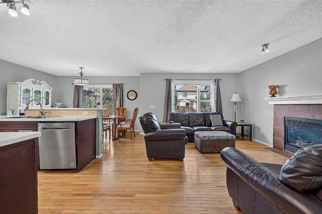 960 Copperfield Boulevard SE photo 2