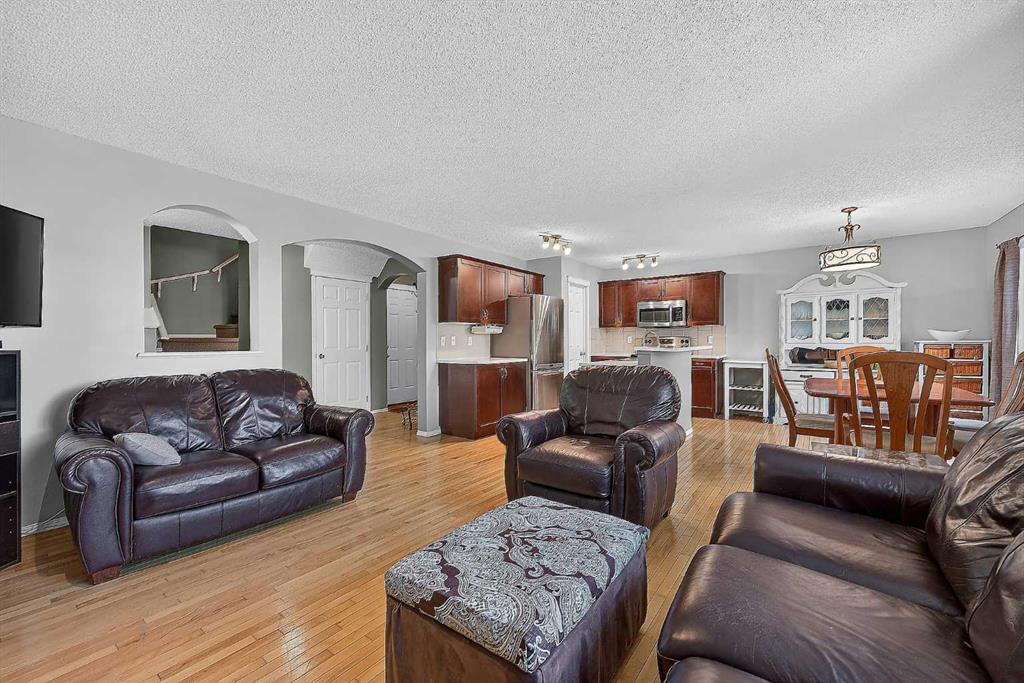 960 Copperfield Boulevard SE photo 3
