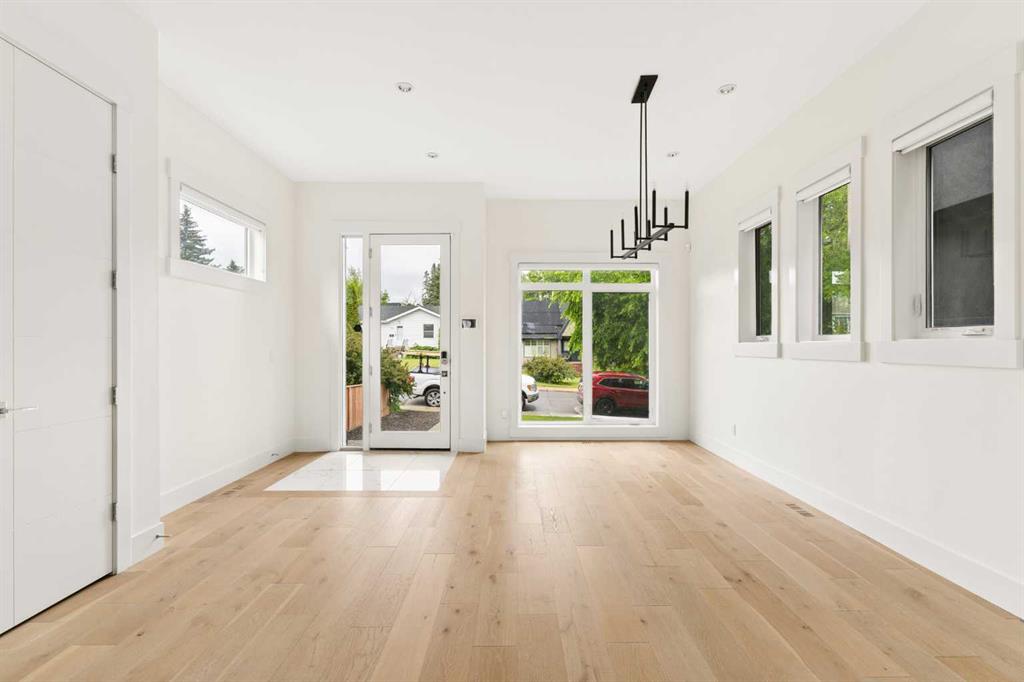 1430 27 Street SW photo 2
