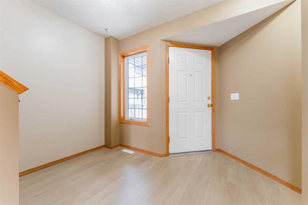 59 Erin Grove SE photo 2