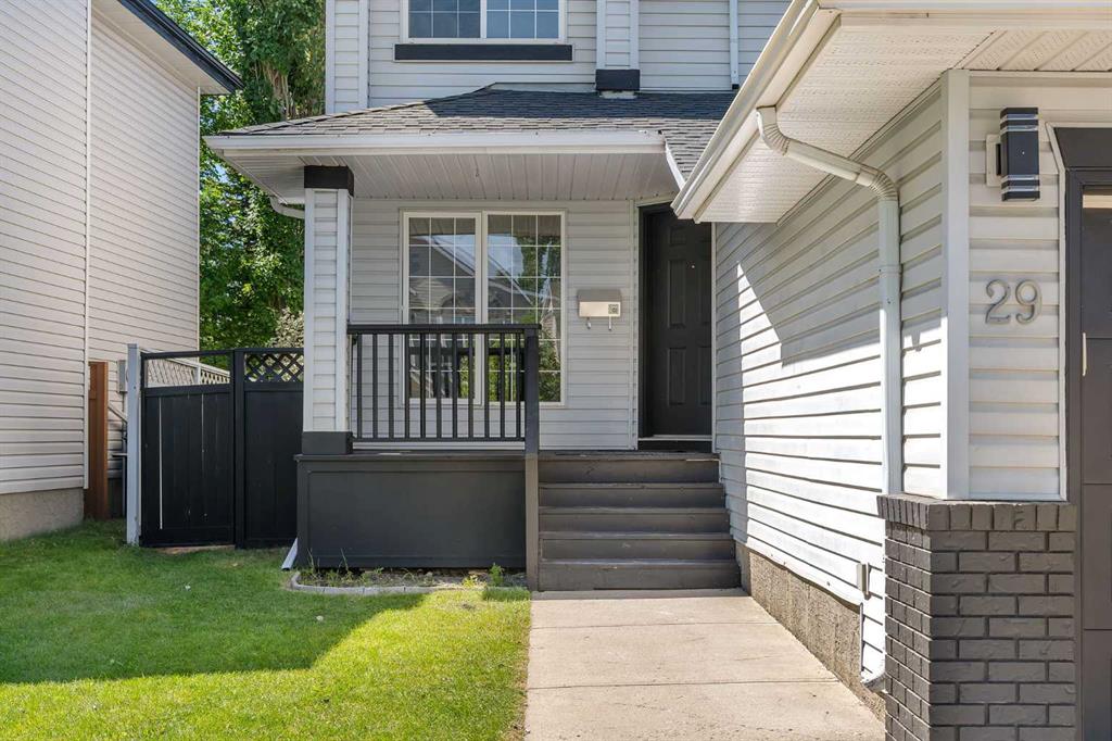 29 Douglas Glen Crescent SE photo 3