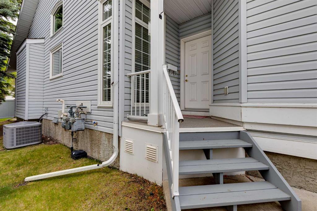 20 Douglasview Park SE photo 3