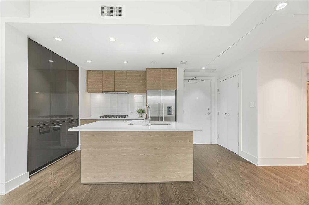 38 9 Street NE #610 photo 4