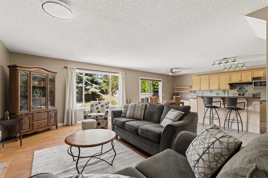 11 Somerglen Court SW photo 5