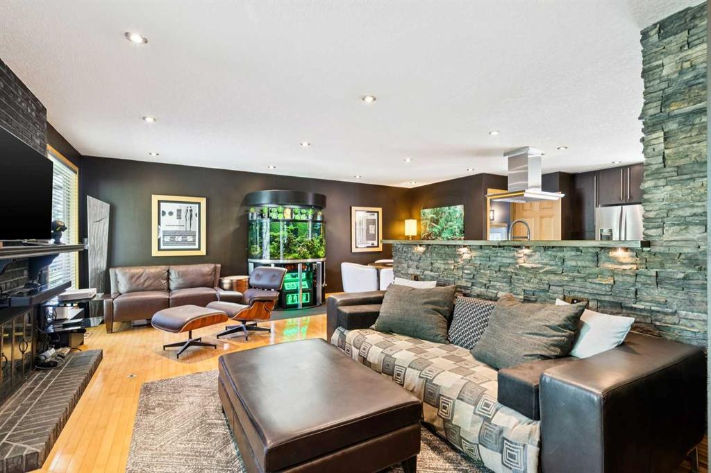 10220 Brookpark Boulevard SW photo 4