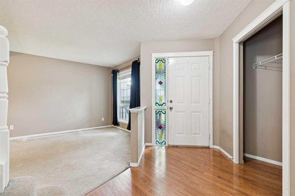 36 Valley Stream Close NW photo 2