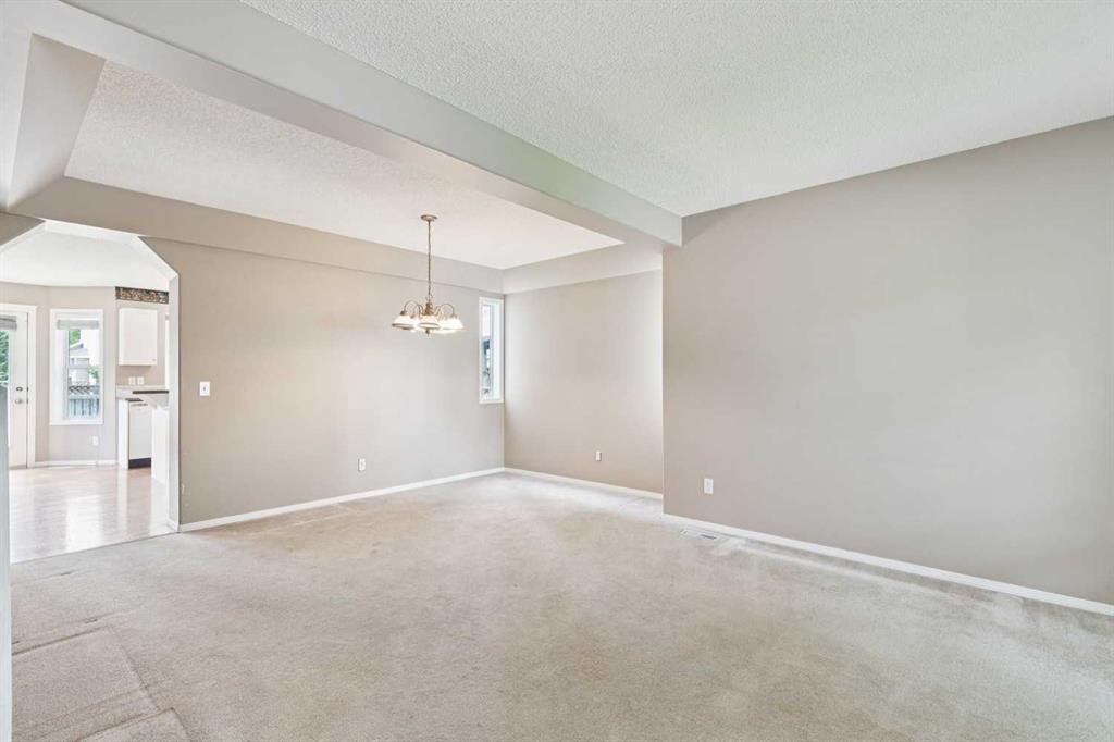 36 Valley Stream Close NW photo 5