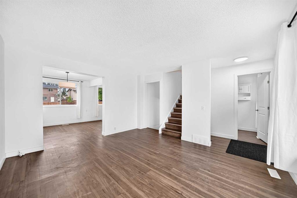 60 Erin Mount Crescent SE photo 5