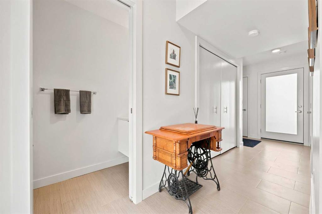 105 Bow Grove NW photo 3