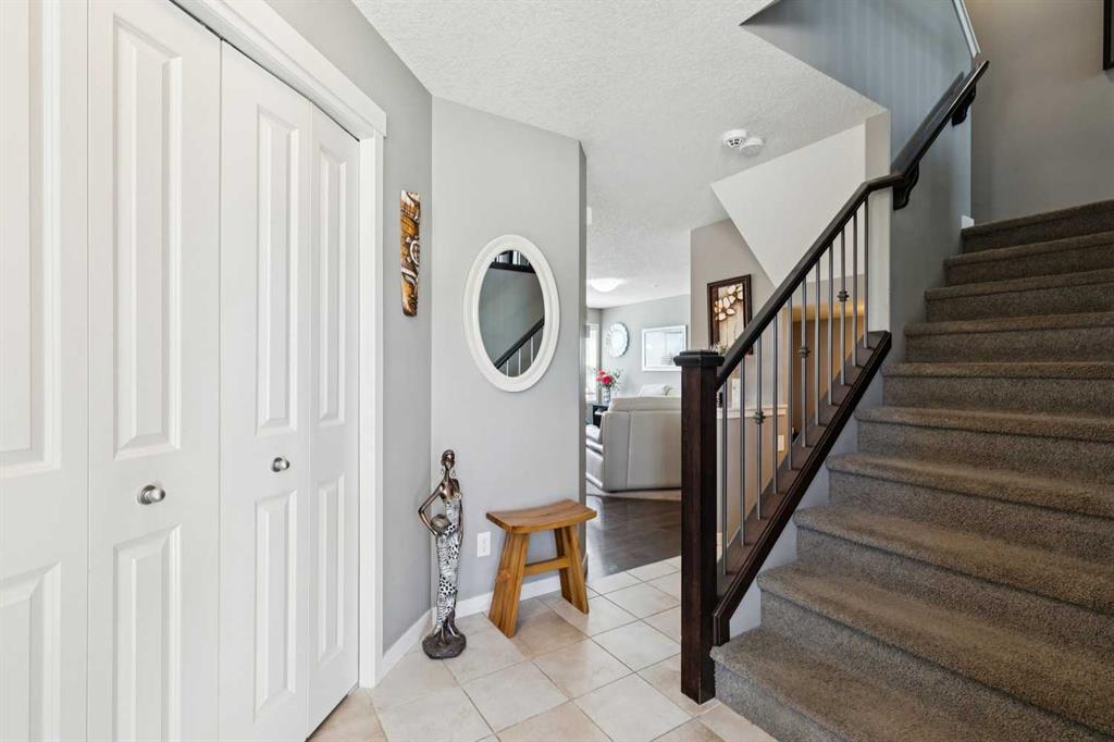 768 New Brighton Drive SE photo 4