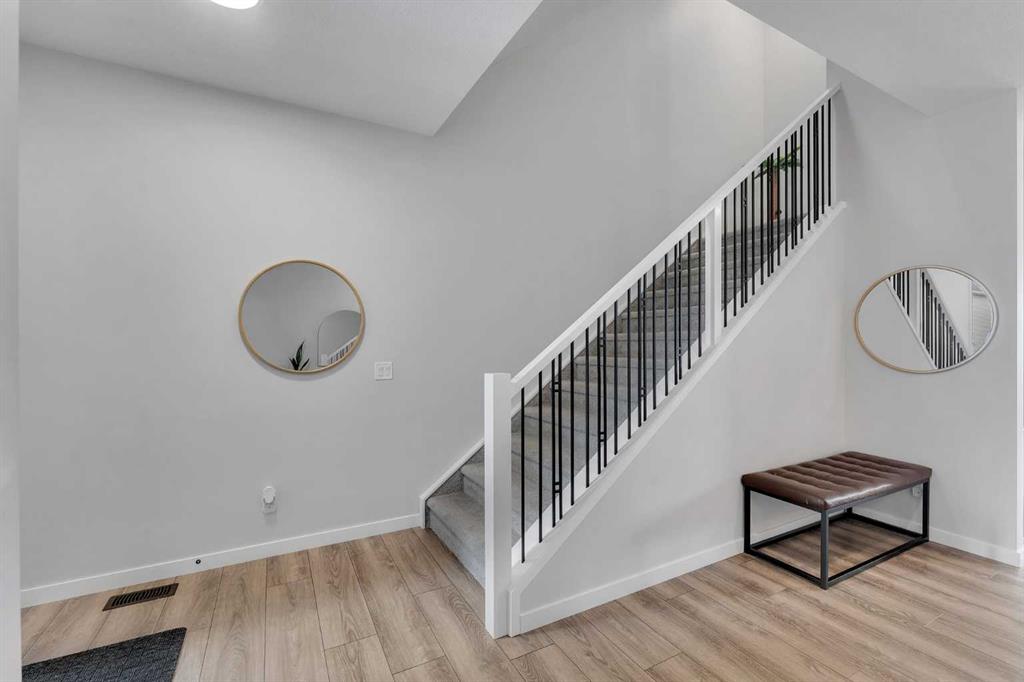 34 Belvedere Green SE photo 5