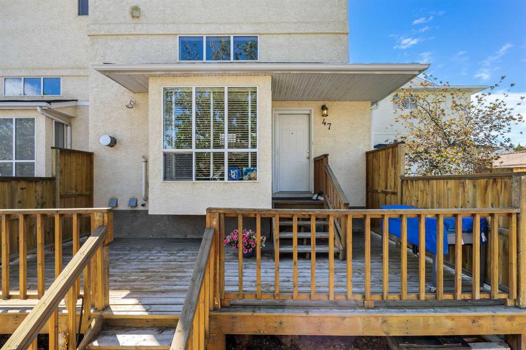 47 Millrose Place SW photo 2