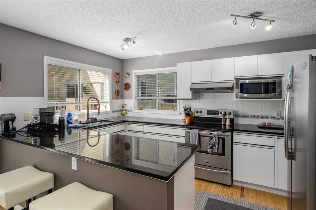 47 Millrose Place SW photo 5
