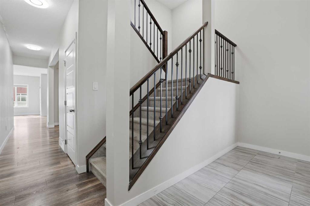 93 Saddlestone Place NE photo 4