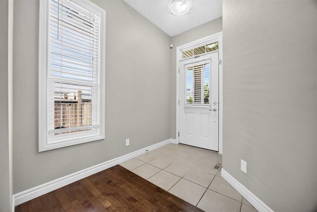 1022 Evanston Drive photo 2