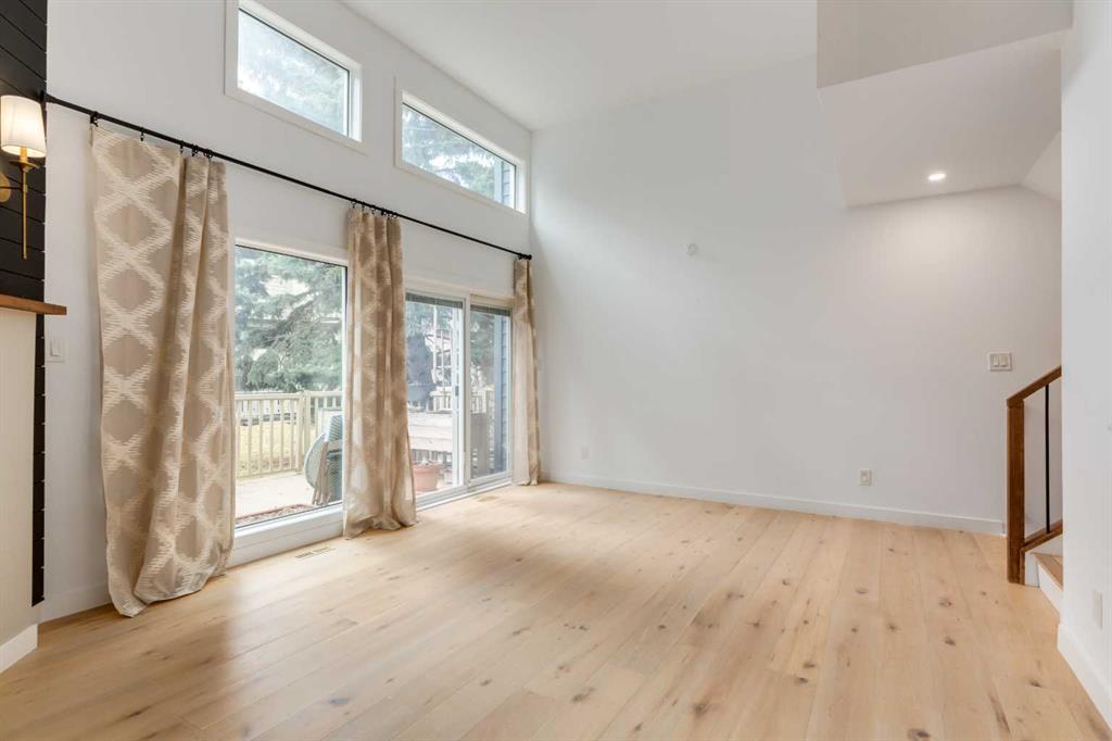 256 Point Mckay Terrace NW photo 4