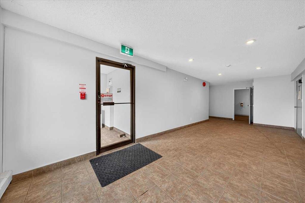 1712 38 Street SE #203 photo 3