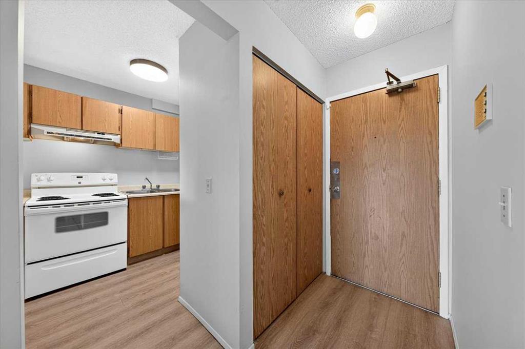 1712 38 Street SE #203 photo 5