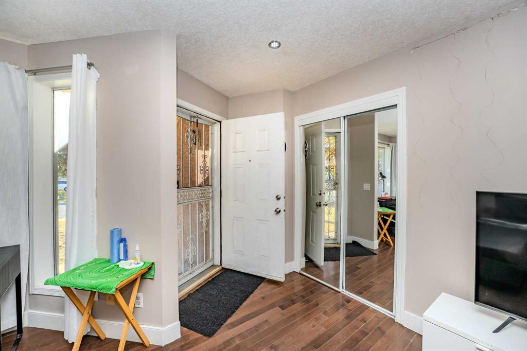 4 Del Ray Crescent NE photo 5
