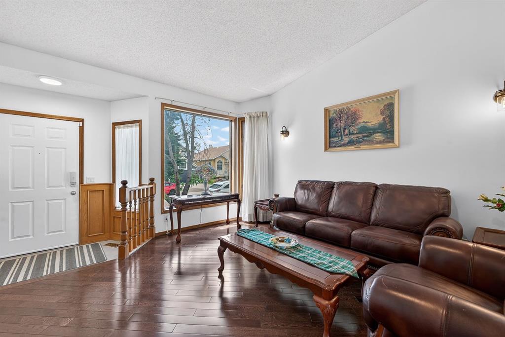 70 Pasadena Gardens NE photo 4