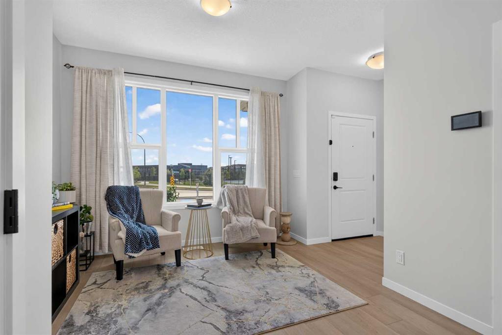 257 Edith Green NW photo 4