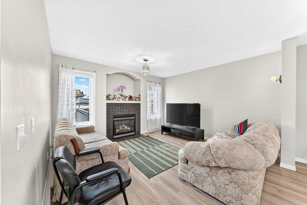 94 Tuscany Ridge Common NW photo 4